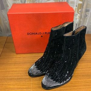 DONALD PLINER Black Calf Suede Sequin and  Beaded SwiftSP Ankle Boot IOB